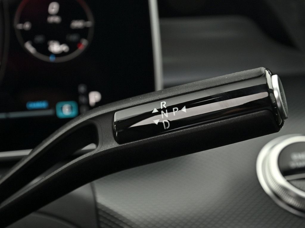 Mercedes-Benz C 220 2025