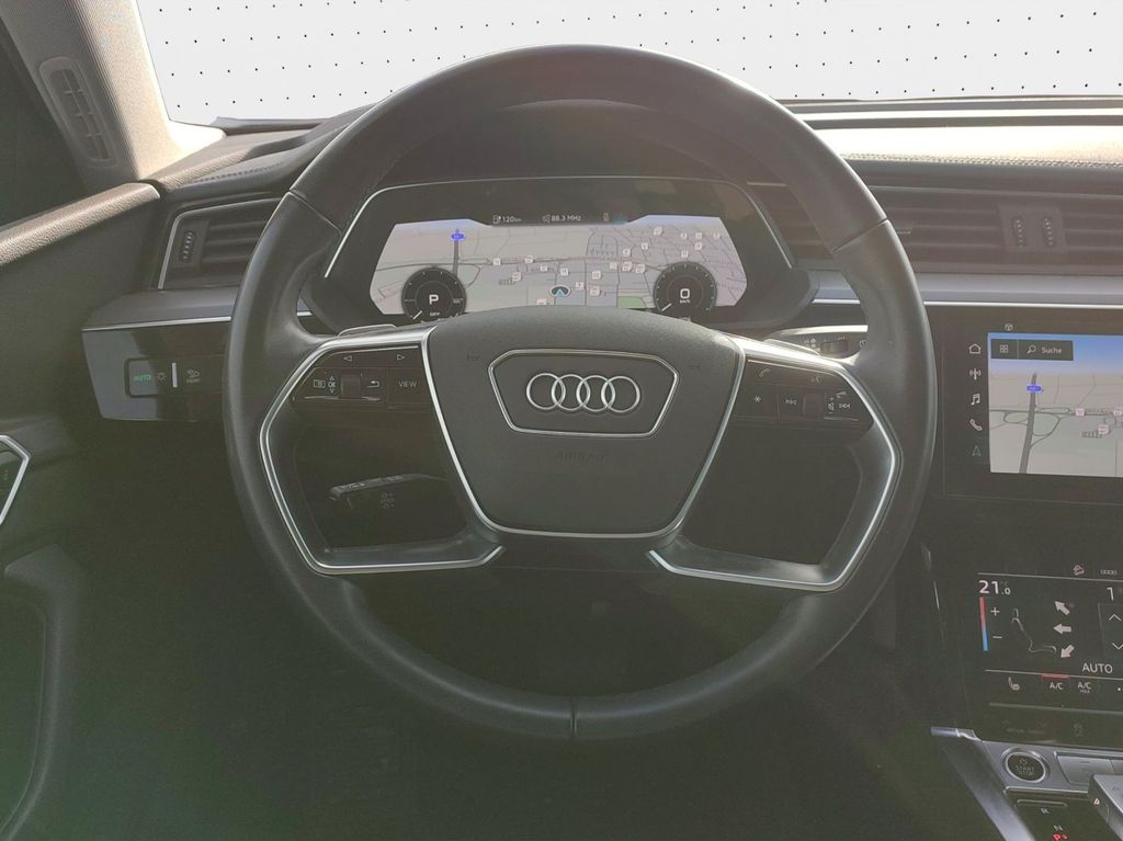 Audi e-tron 2022