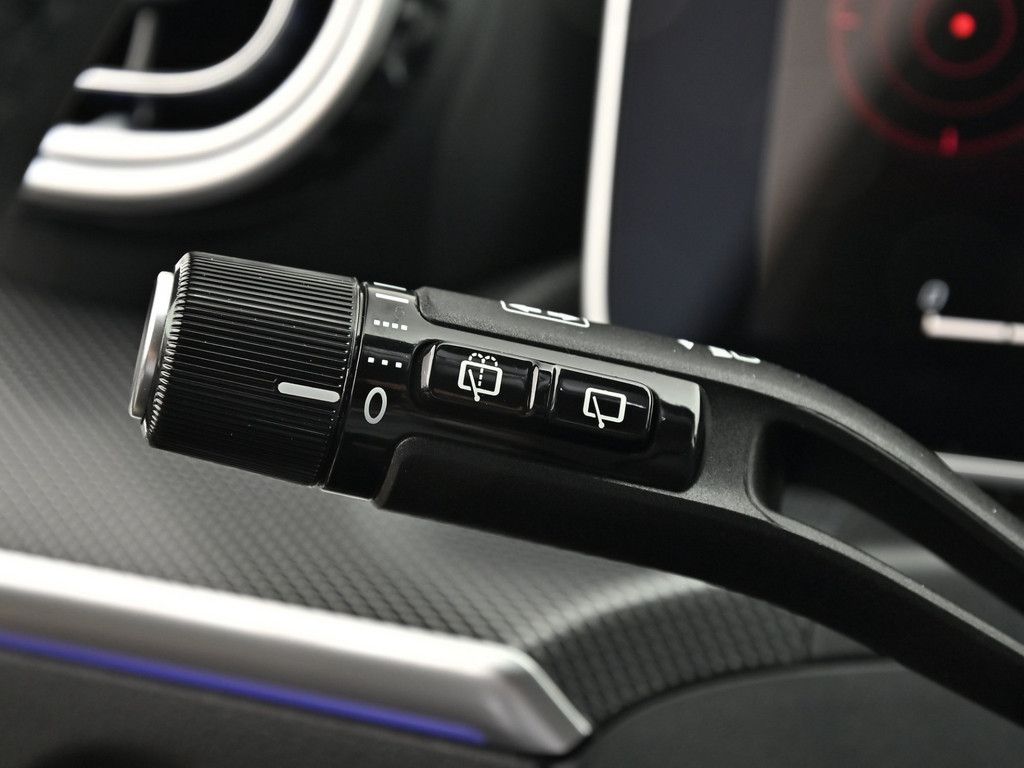 Mercedes-Benz C 220 2025