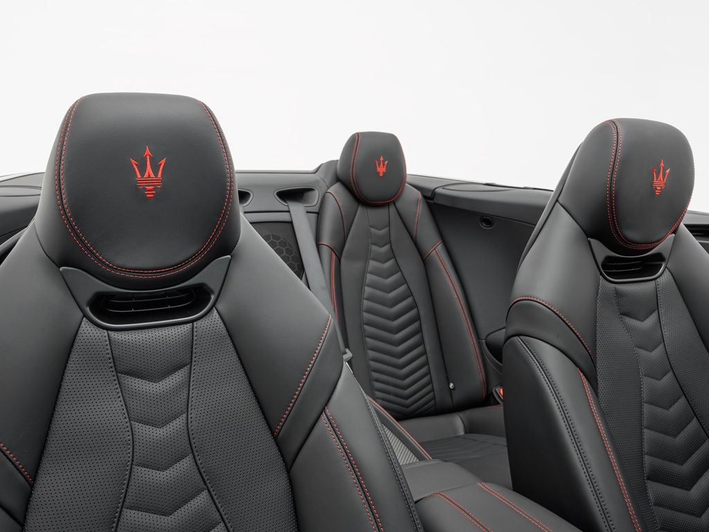 Maserati GranCabrio 2025