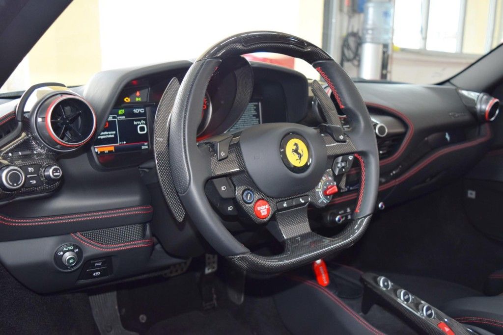Ferrari F8 2021