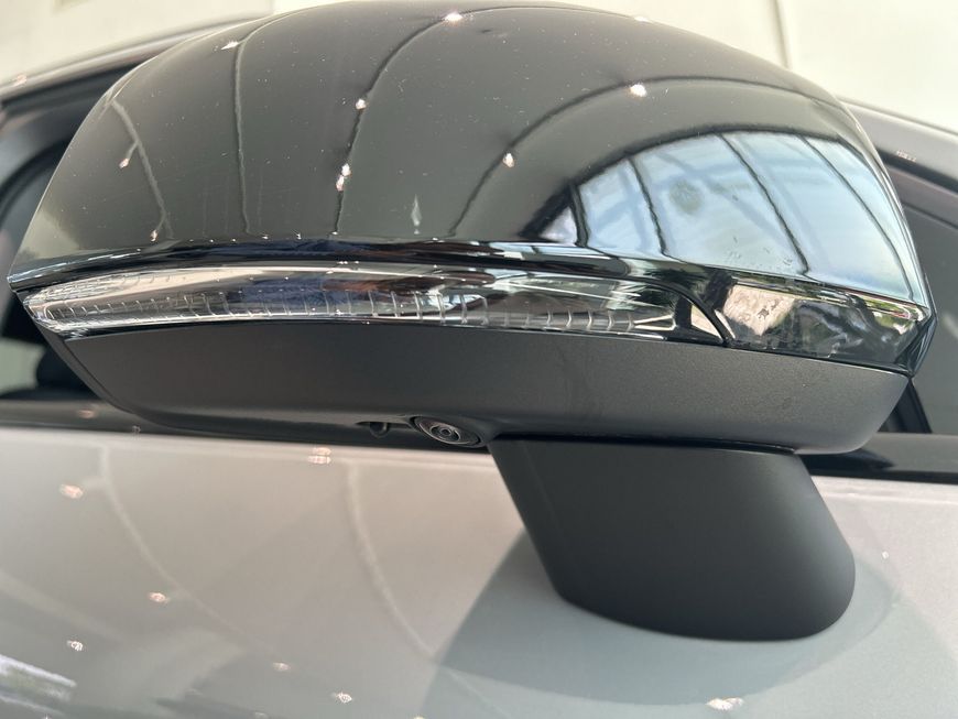 Volvo EX40 2025