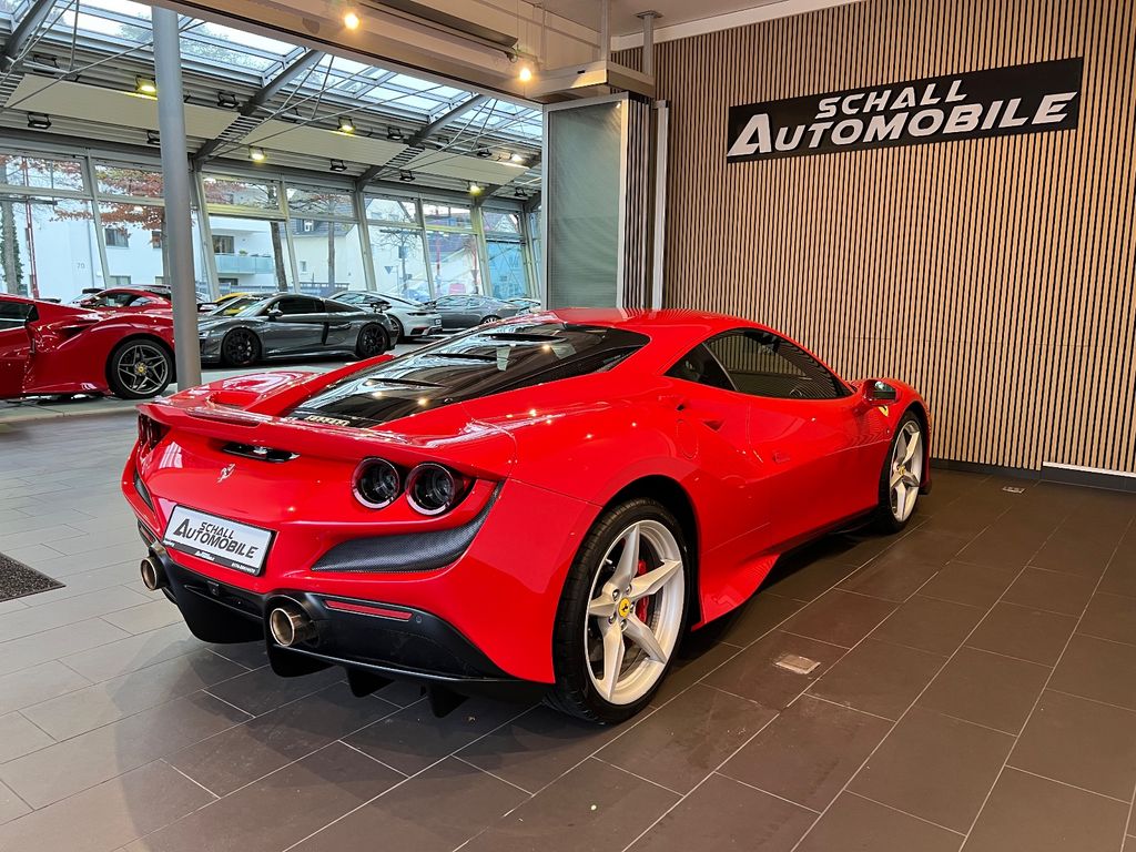 Ferrari F8 2020