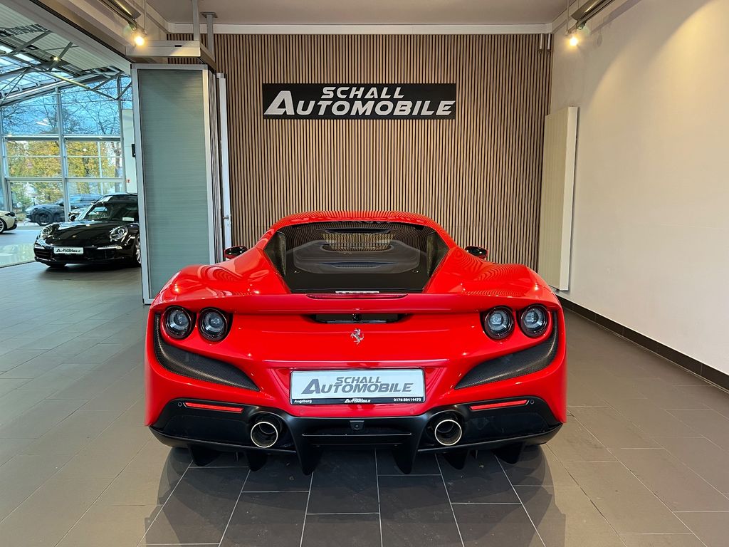 Ferrari F8 2020
