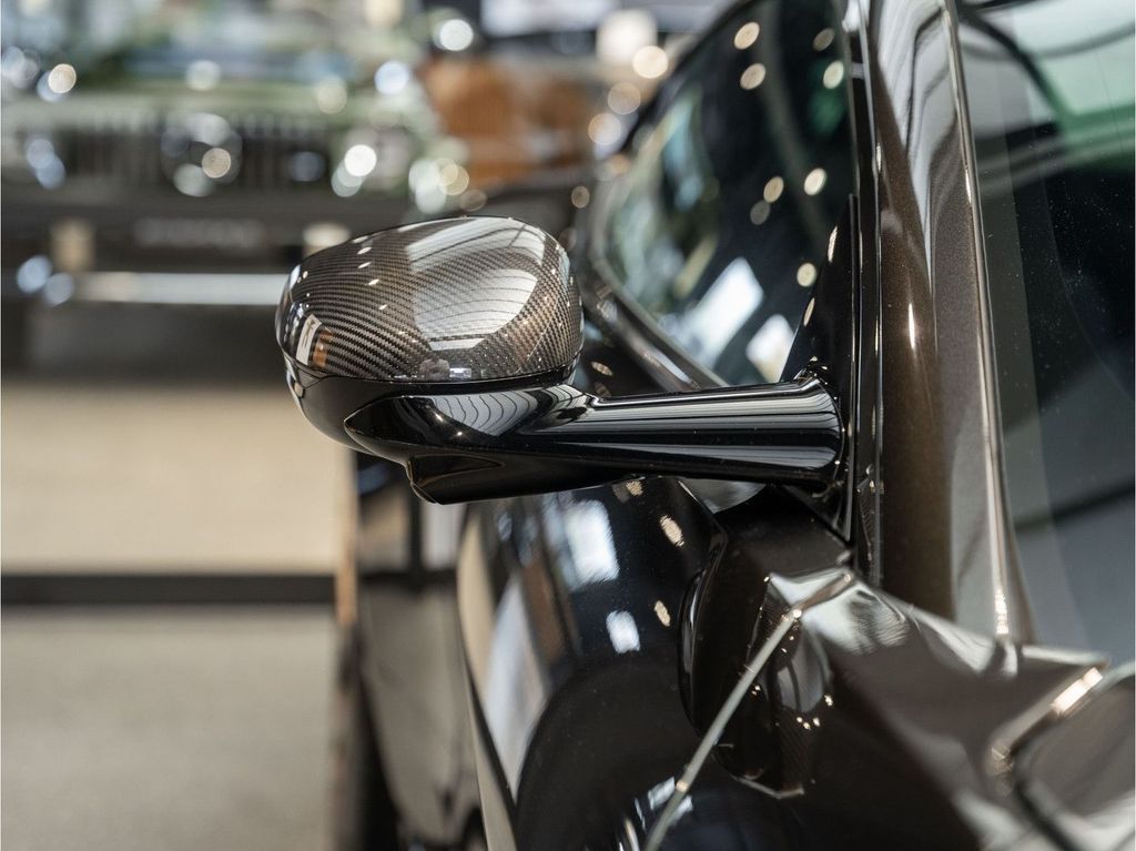 Aston Martin Vanquish 2025