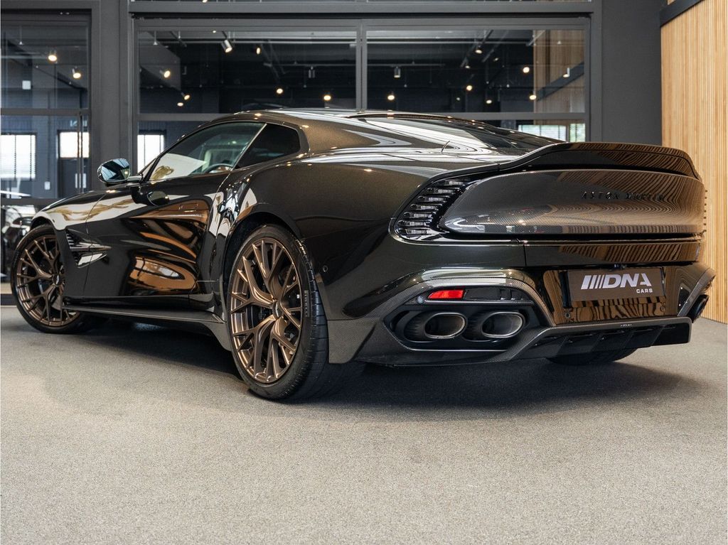 Aston Martin Vanquish 2025