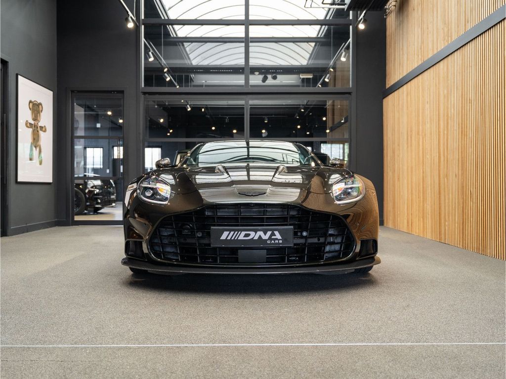 Aston Martin Vanquish 2025