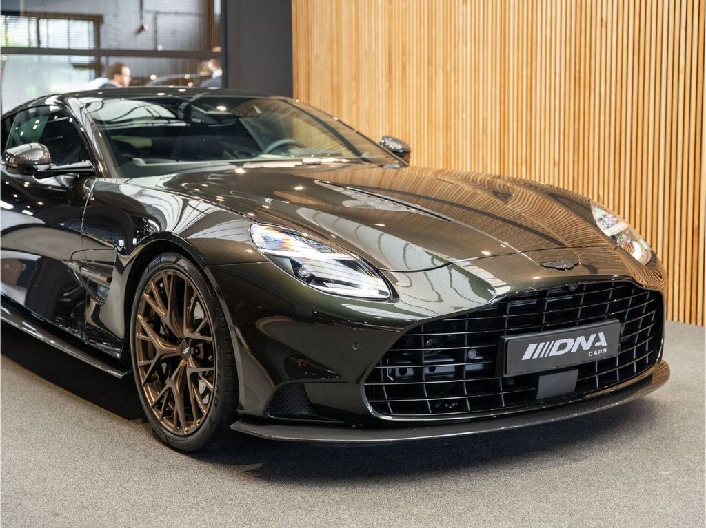 Aston Martin Vanquish 2025