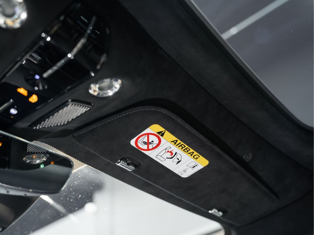 Aston Martin Vanquish 2025