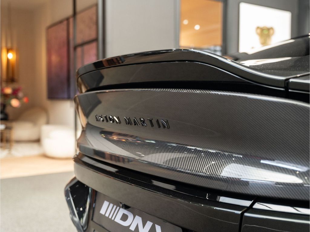 Aston Martin Vanquish 2025