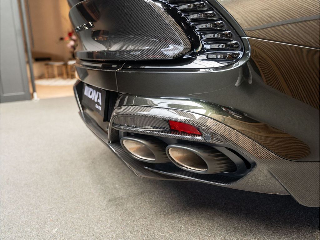 Aston Martin Vanquish 2025