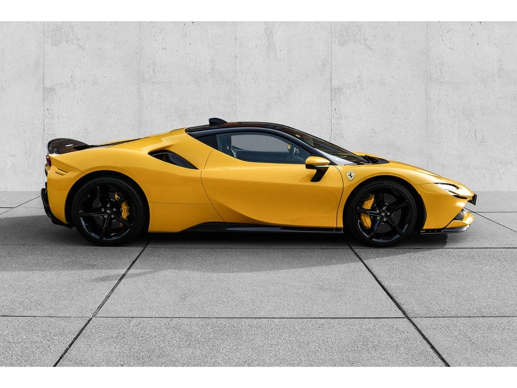 Ferrari SF90 2023