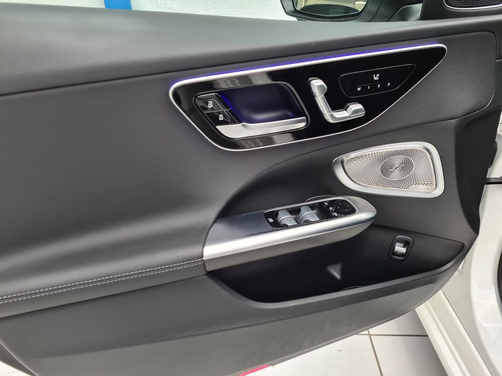 Mercedes-Benz C 300 2023