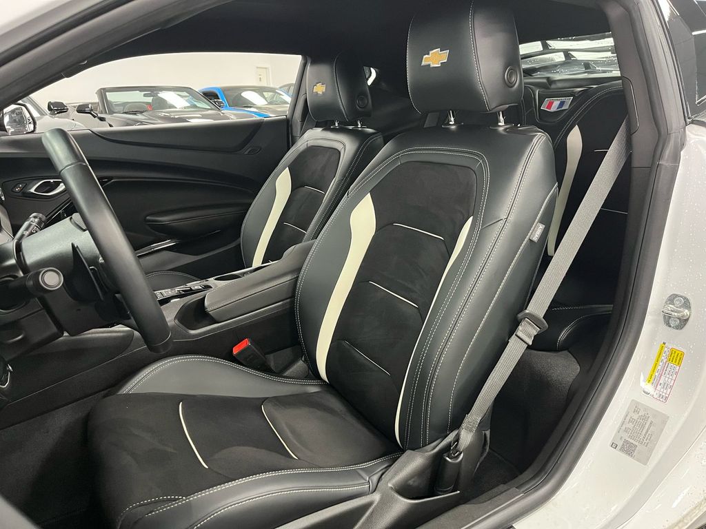 Chevrolet Camaro 2023