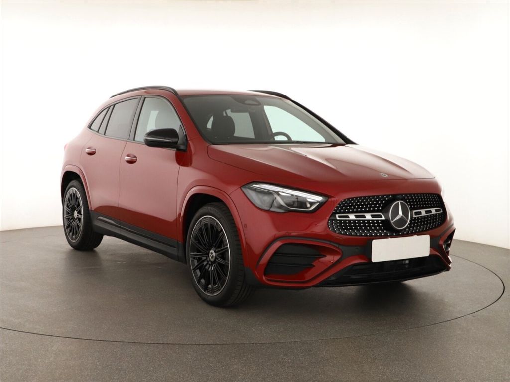 Mercedes-Benz GLA 200 2024