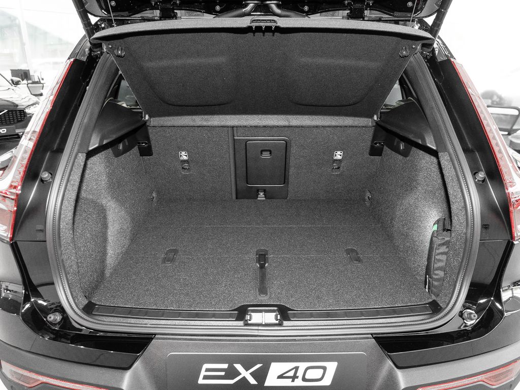 Volvo EX40 2025