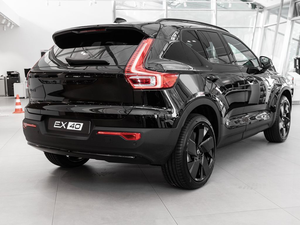 Volvo EX40 2025