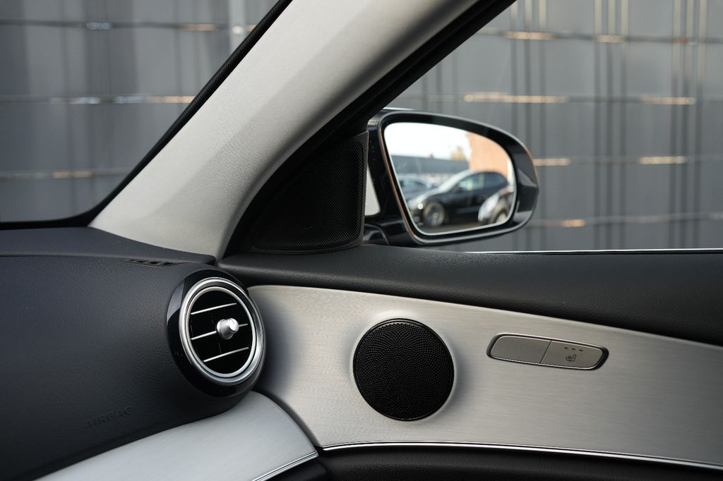 Mercedes-Benz E 300 2022