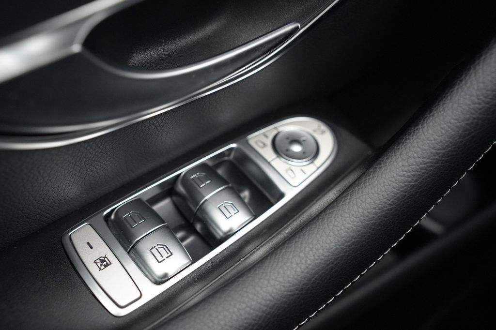 Mercedes-Benz E 300 2022