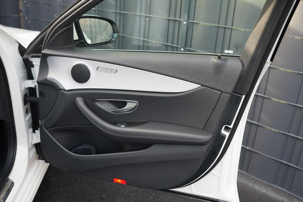 Mercedes-Benz E 300 2022