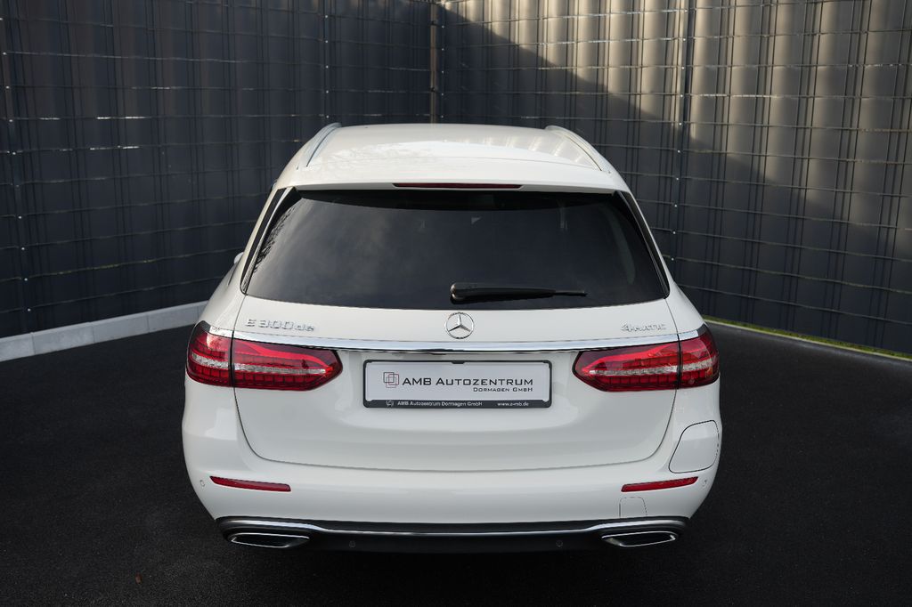 Mercedes-Benz E 300 2022