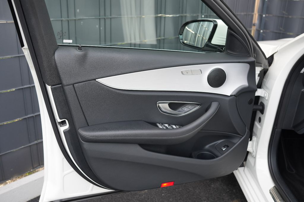 Mercedes-Benz E 300 2022