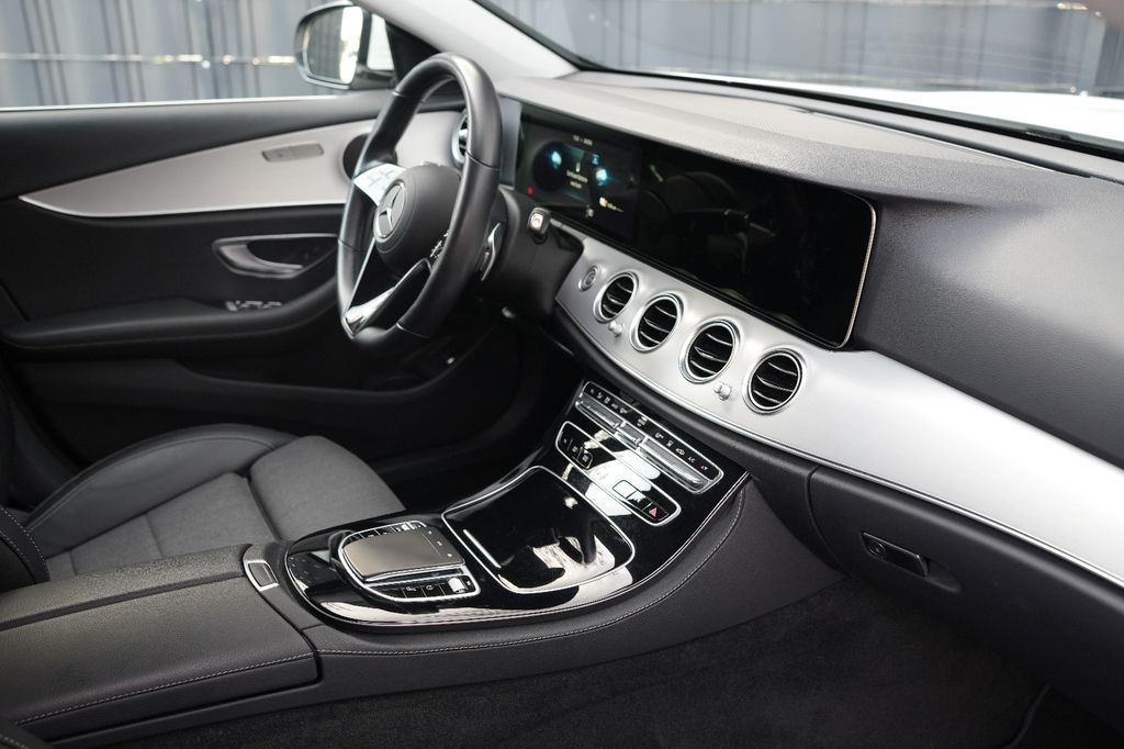Mercedes-Benz E 300 2022