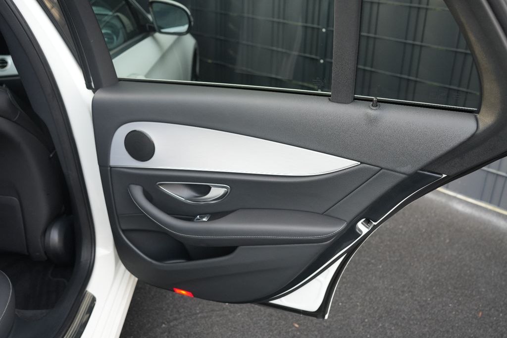 Mercedes-Benz E 300 2022