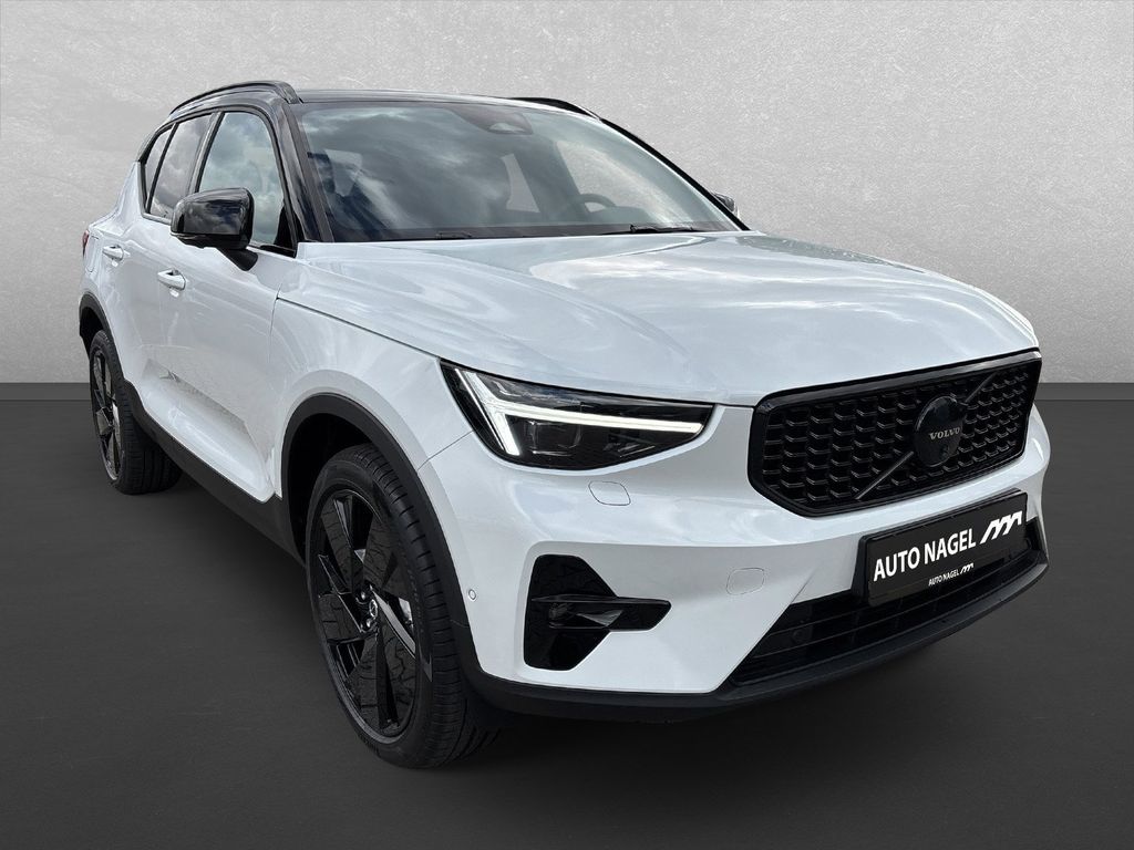 Volvo XC40 2025