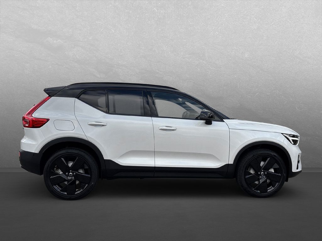 Volvo XC40 2025