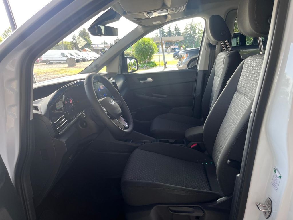 Ford Grand Tourneo 2025