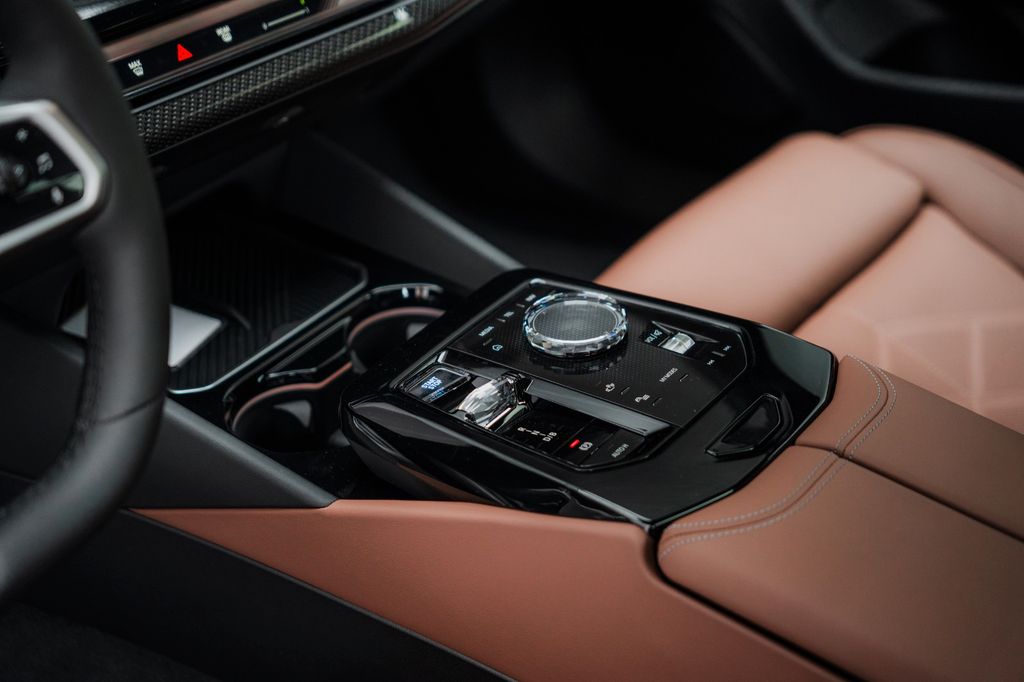 BMW i5 2025