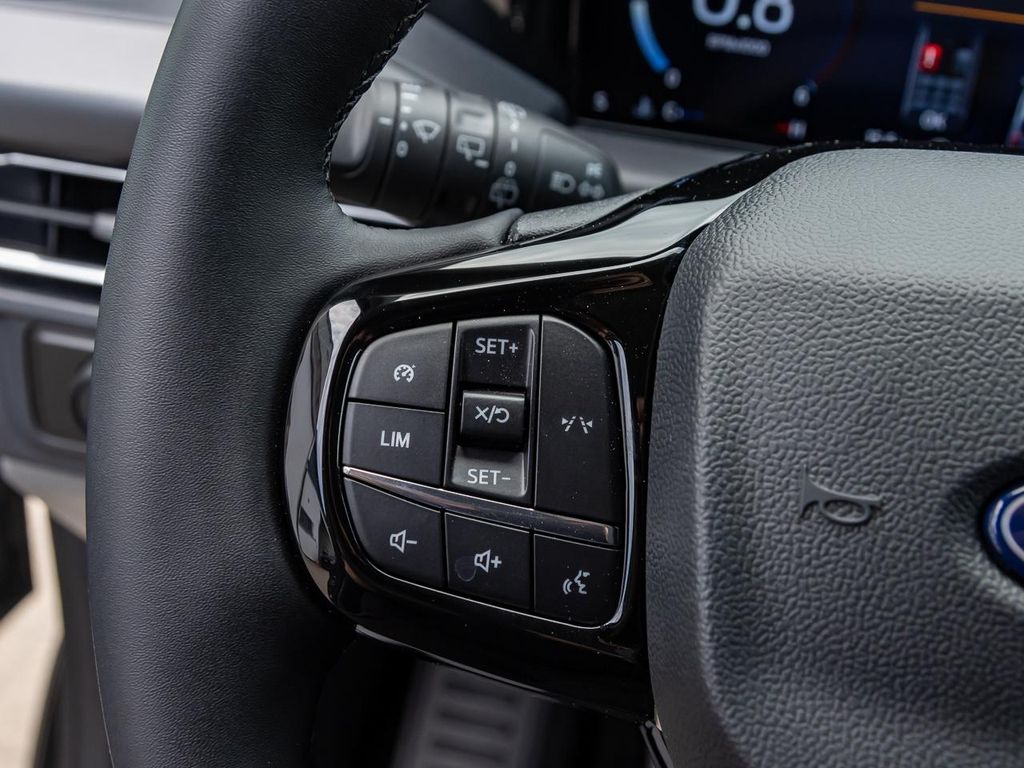 Ford Tourneo Custom 2025