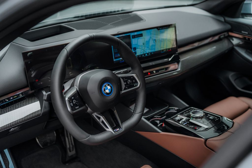 BMW i5 2025
