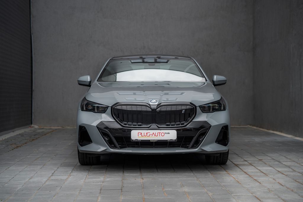 BMW i5 2025