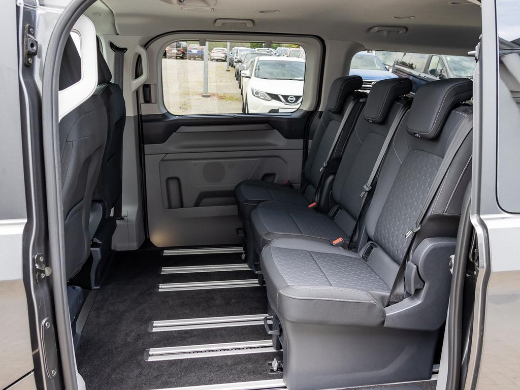 Ford Tourneo Custom 2025