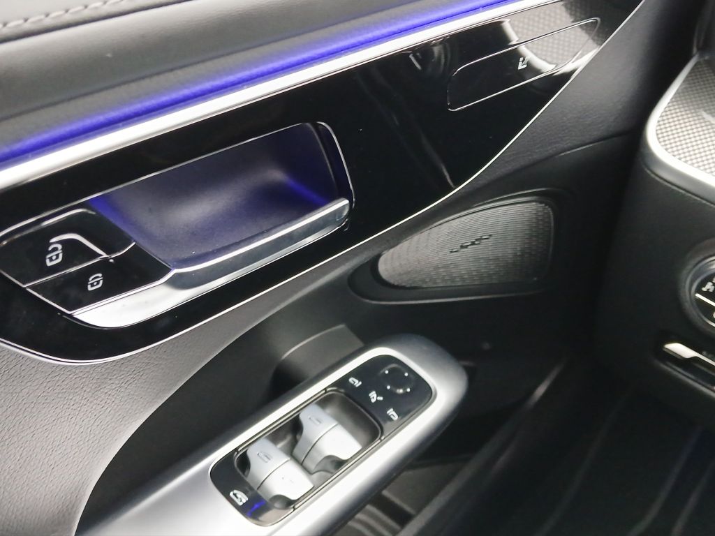 Mercedes-Benz C 300 2025