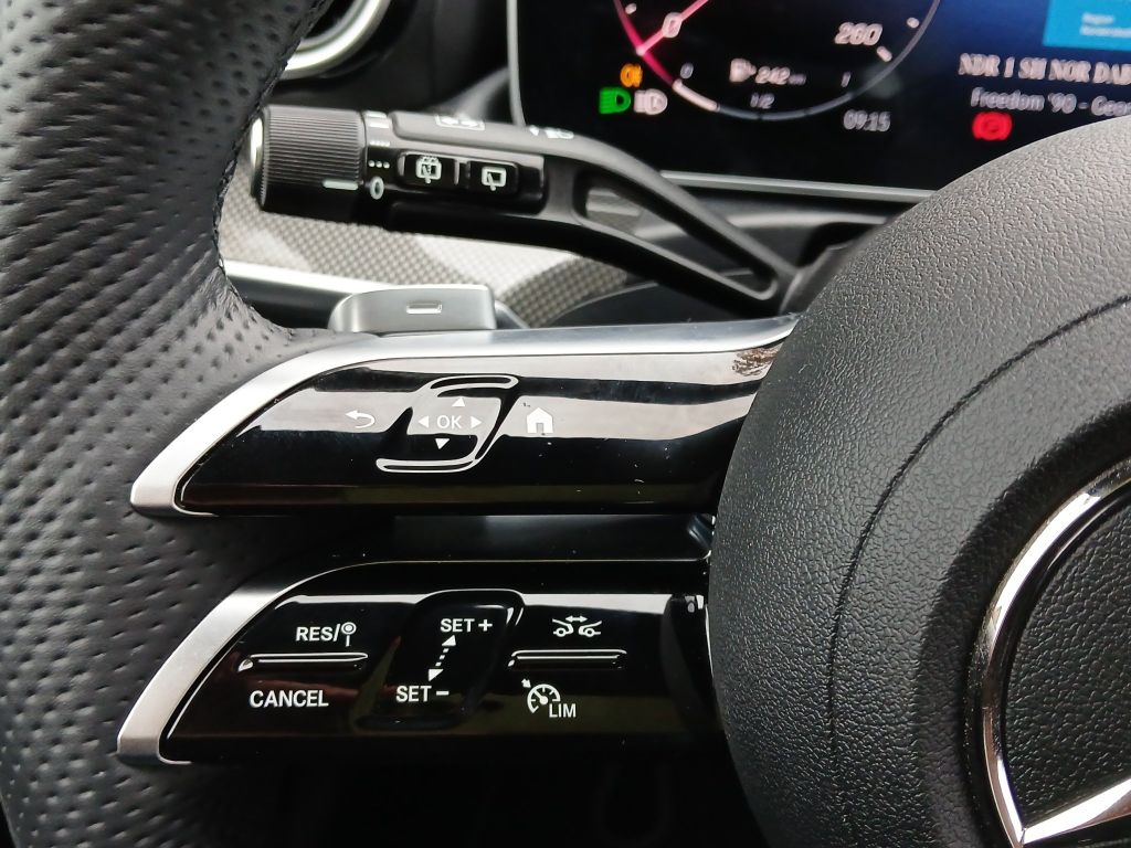 Mercedes-Benz C 300 2025