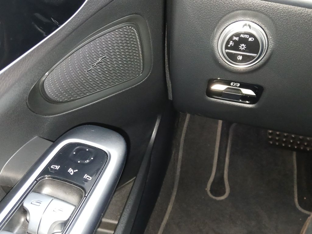 Mercedes-Benz C 300 2025