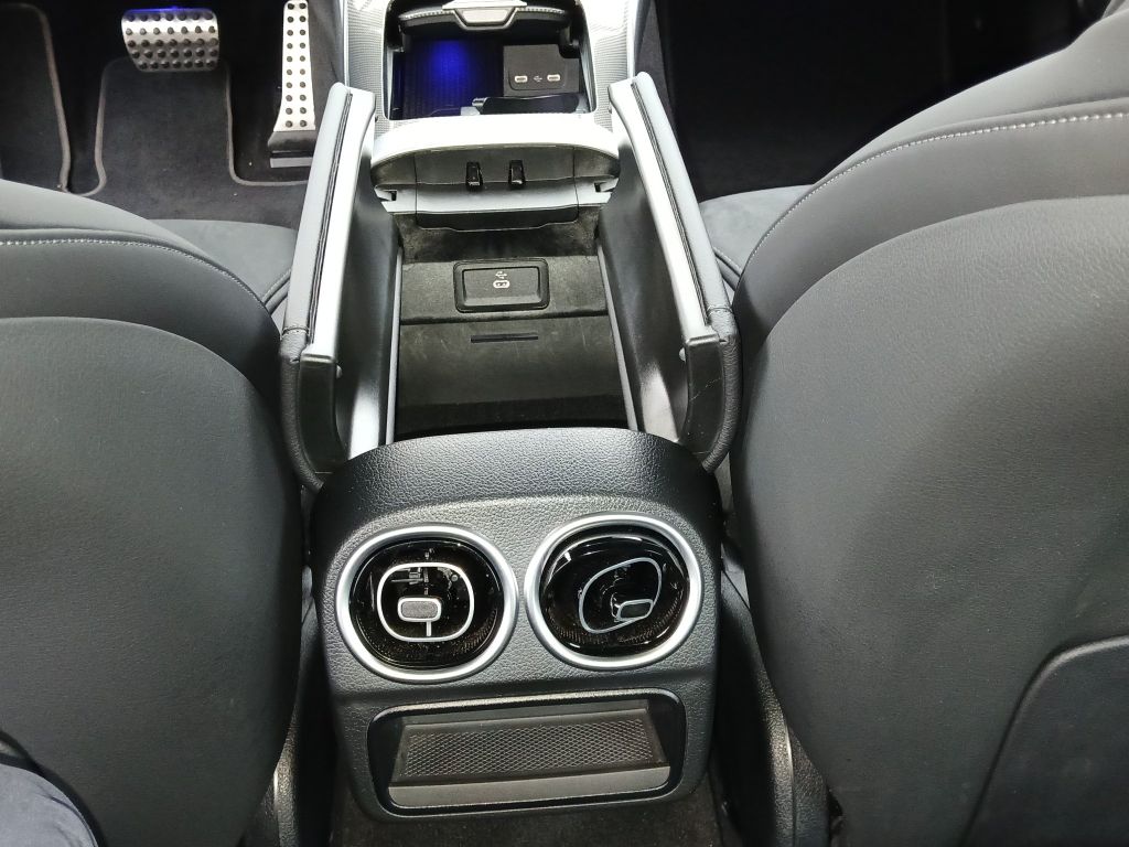 Mercedes-Benz C 300 2025