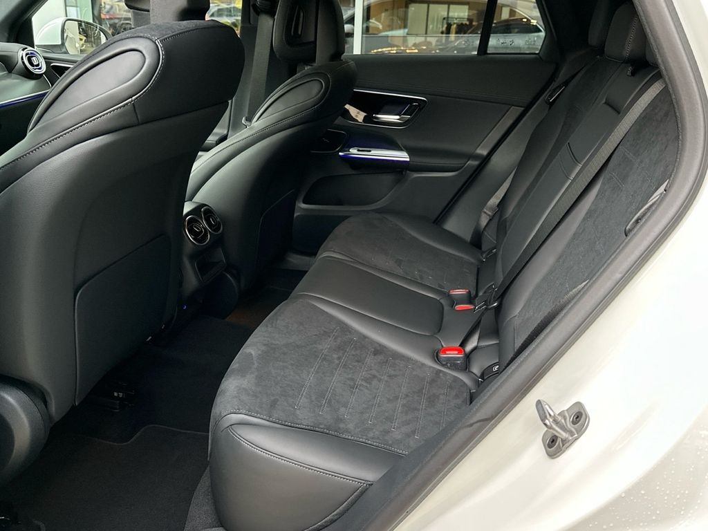 Mercedes-Benz GLC 300 2025