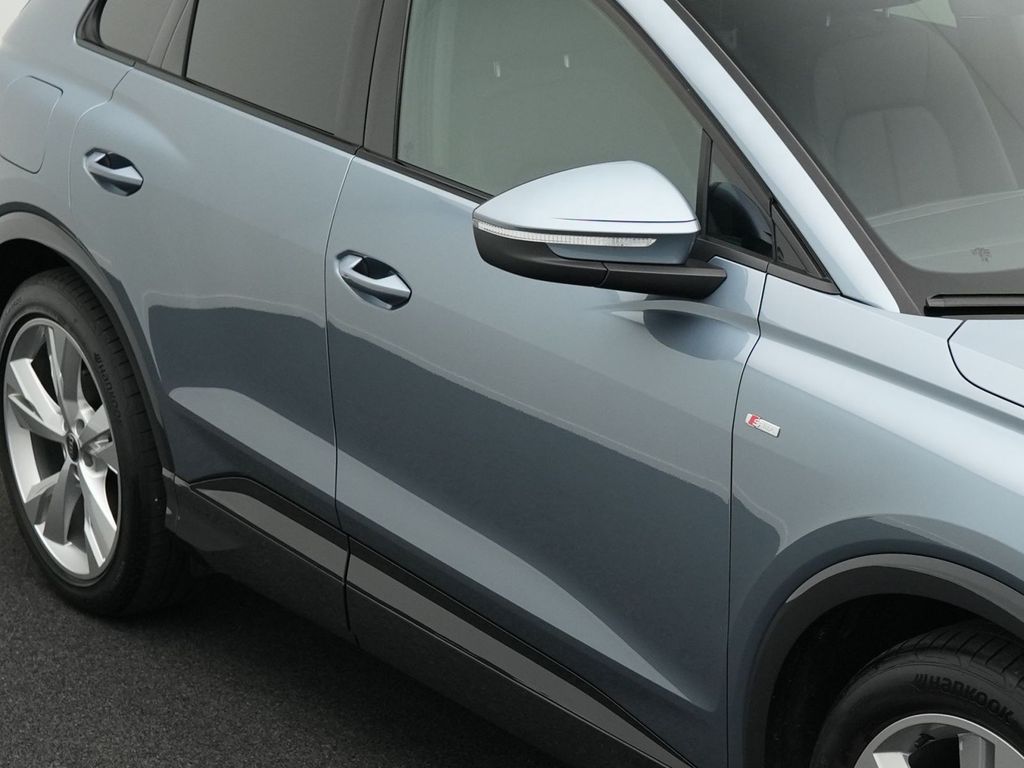 Audi Q4 e-tron 2025