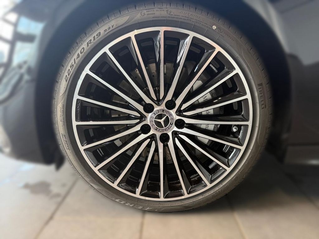 Mercedes-Benz C 220 2025