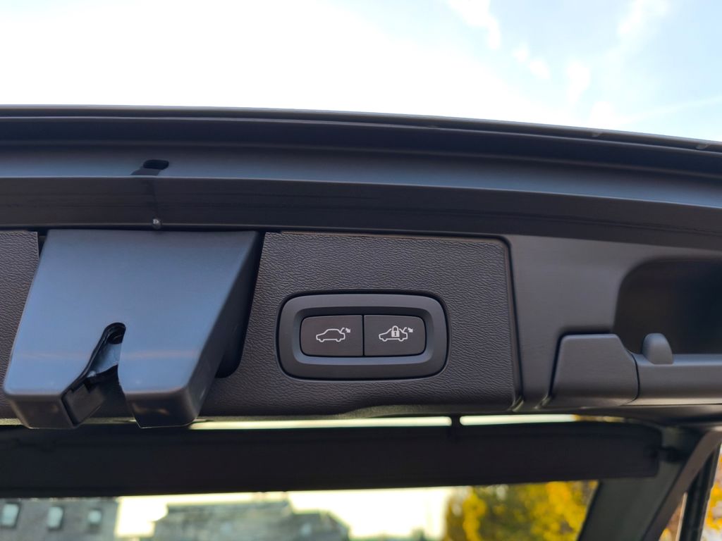 Volvo XC60 2025