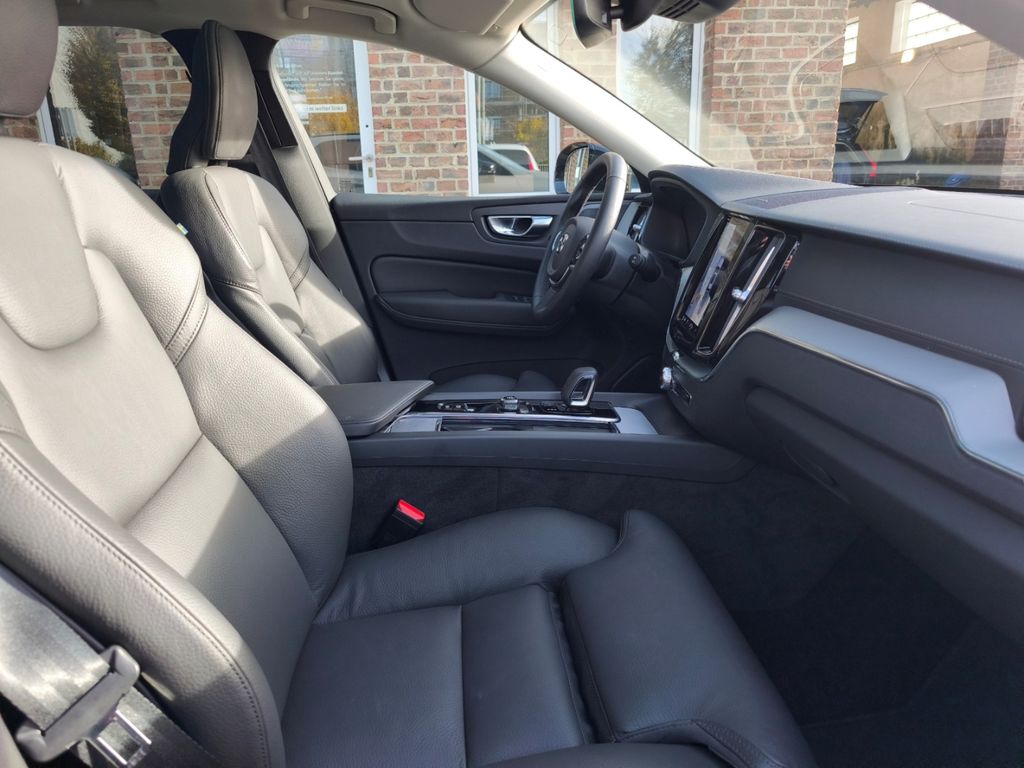 Volvo XC60 2025