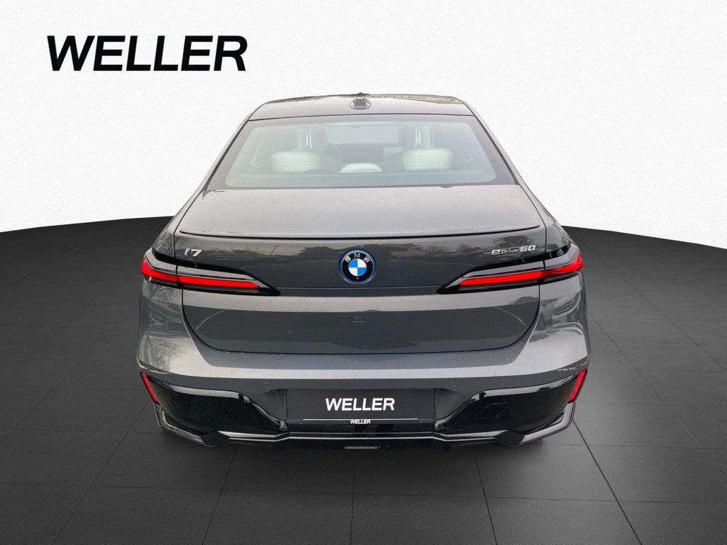 BMW i7 2025