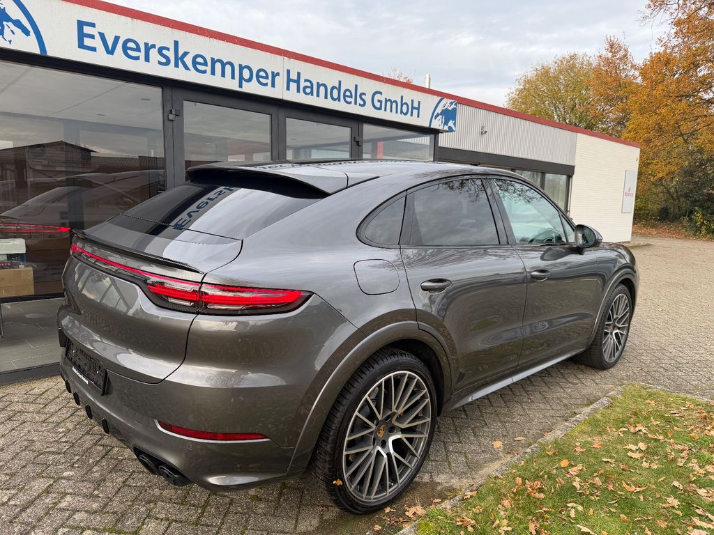 Porsche Cayenne 2022