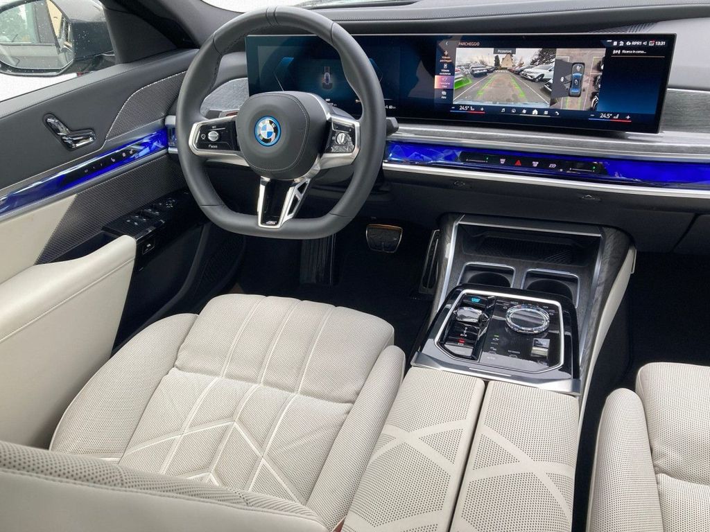 BMW i7 2025