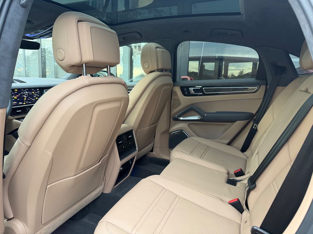 Porsche Cayenne 2022