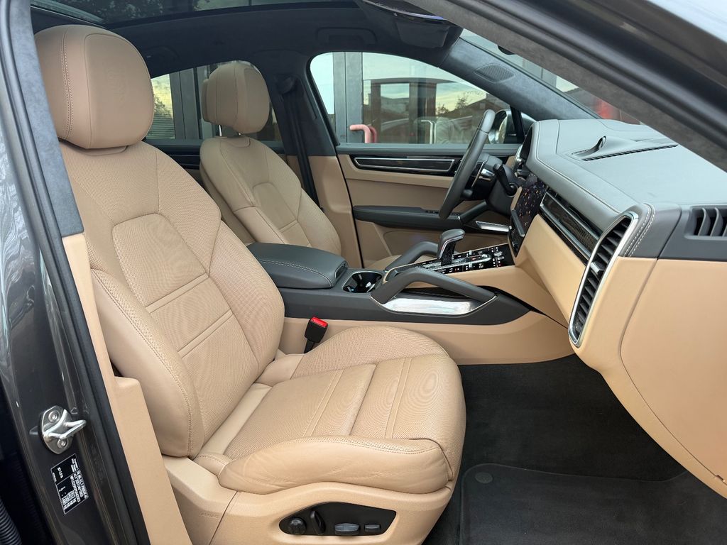 Porsche Cayenne 2022